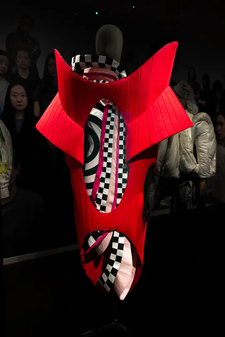 LOOKS, LOOKS, LOOKS: Royal Academy of Fine Arts Antwerp के डिज़ाइनरों की अगली पीढ़ी — रूप 6