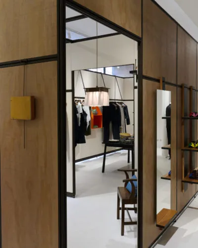 JW Anderson का पेरिस पॉप-अप: अजूबों की एक अलमारी — रूप 6