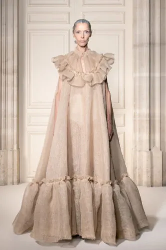 VIKTOR & ROLF कूचर: एक सिल्हूट का दोहरा जीवन — रूप 12
